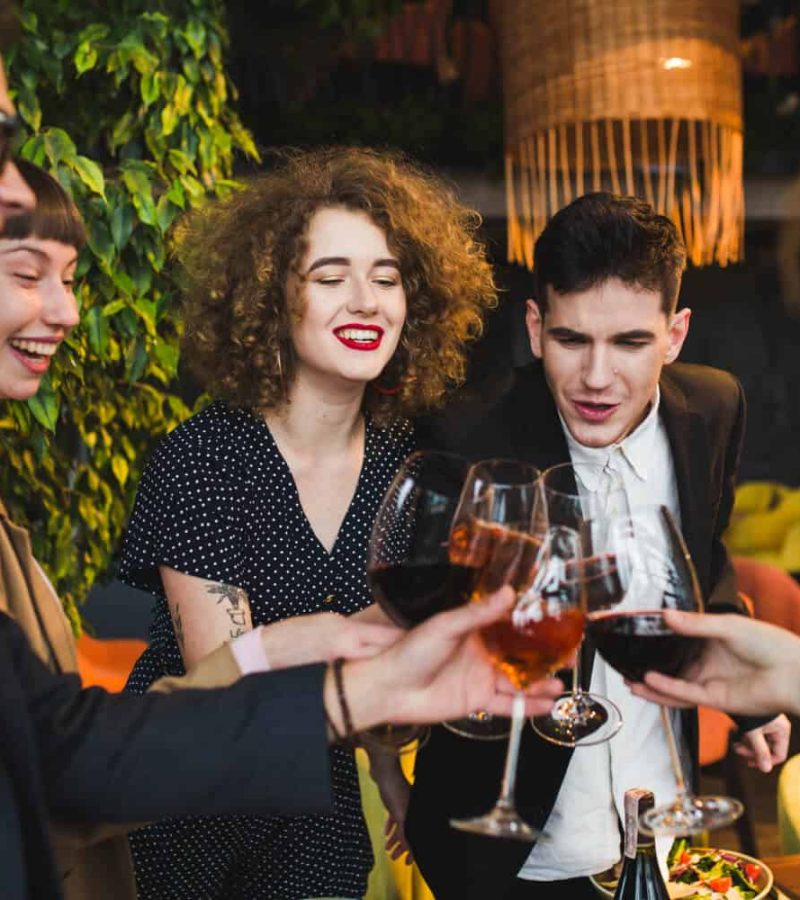 6 Tips for Throwing A Wine Party on a Budget!