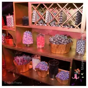 Alice In Wonderland Halloween image-candy bar
