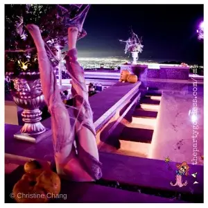 Halloween decor image