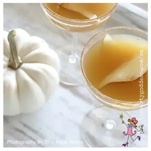 10 Thanksgiving Inspired Cocktails-Pear & Sparkling Cider Cocktail image