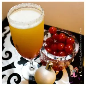 10 Festive Ideas From A Celebrity Holiday Party-cocktail image