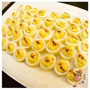 10 Festive Ideas From A Celebrity Holiday Party-egg image
