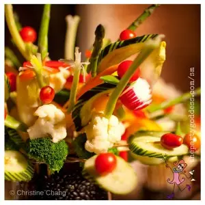10 Best Appetizers & Drinks For A Holiday Party-veggie image