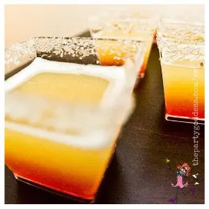 10 Festive Ideas From A Celebrity Holiday Party-cocktail image