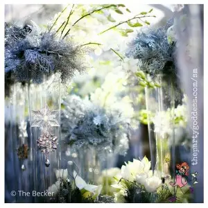 10 Magical New Year's Eve Wedding Ideas-winter flowers image
