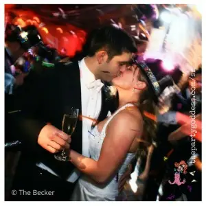 10 Magical New Year's Eve Wedding Ideas-couple image
