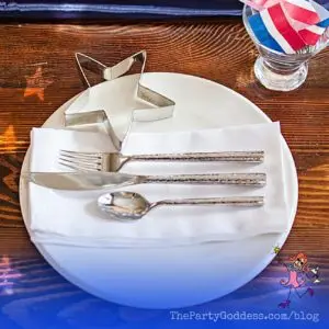 6 Star-Studded Memorial Day Holiday Ideas! Celebrate with red, white & blue! The Party Goddess, LA's full service party planner who makes any event ridiculously fab, shares Memorial Day holiday pics! Check it out at https://thepartygoddess.com/6-star-studded-memorial-day-holiday-ideas @maiasphoto #memorialday #redwhiteandblue #redwhiteblue - place setting image