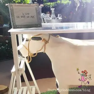 Get The Scoop! Angie Harmon's Ice Cream Social! The Party Goddess, LA's full service celebrity event planner who makes any party ridiculously fabulous, shares ideas and inspiration from a super celeb's ice cream social! Check it out at https://thepartygoddess.com/get-scoop-angie-harmons-ice-cream-social #angieharmon @maiasphoto #icecreamsocial - cow image