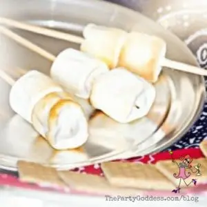 7 All-American Labor Day Party Ideas! Celebrate with red, white & blue! The Party Goddess, LA's full service event planner who can make any party ridiculously fabulous, shares Labor Day party ideas! check it out at https://thepartygoddess.com/7-american-labor-day-party-ideas @maiasphoto #labordayparty #laborday - marshmallow image