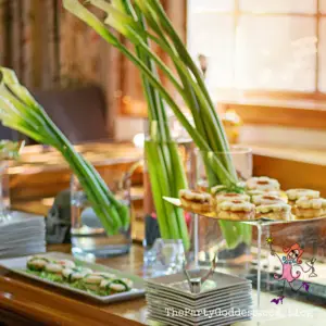Make holiday hosting easy! The Party Goddess, LA's best full service event planner, shares tips to throw a ridiculously fabulous DIY party on a budget! Check it out at https://thepartygoddess.com/host-festive-byo-diy-party #diy #diyparty @maiasphoto @christinechang - brunch image