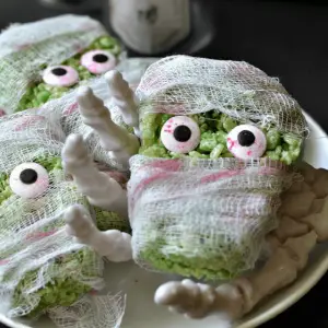 Bloody Delicious! 6 Creepy Halloween Recipes! | The Party Goddess!