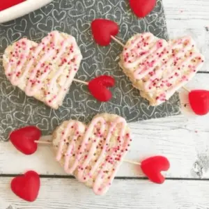 22 Valentine Brunch Ideas For Friendsgiving!