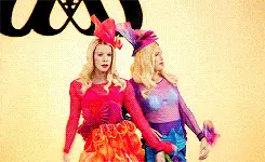 10 Online Fashion Stylists Almost Haute-Couture - White Chicks movie fashion show