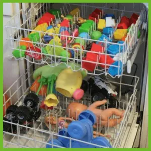 New Life Hacks To Keep Your Home Organized! - toys in a dishwasher