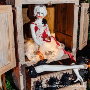 Halloween: The Nutcracker And The Four Realms! - Halloween mannequin with blood